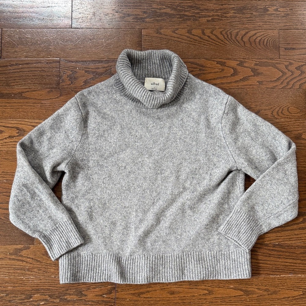 Wilfred Cashmere Knit Turtleneck